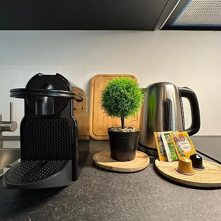 Urban Chic Black Apartman Como