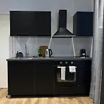 דירה Urban Chic Black *