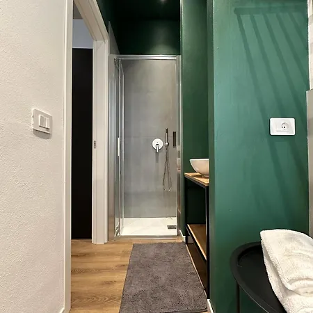 Urban Chic Black Lägenhet Como